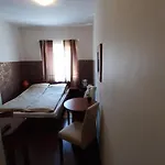 Rosse Проживание в семье *